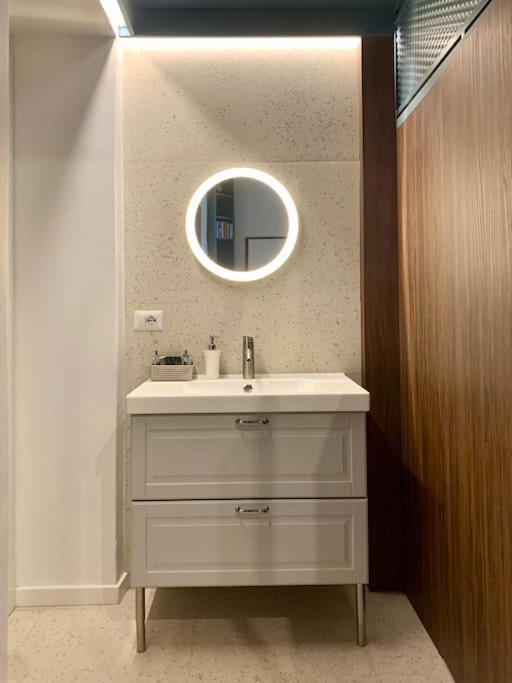 Lovely Studio Flat In Bocconi Милан Экстерьер фото